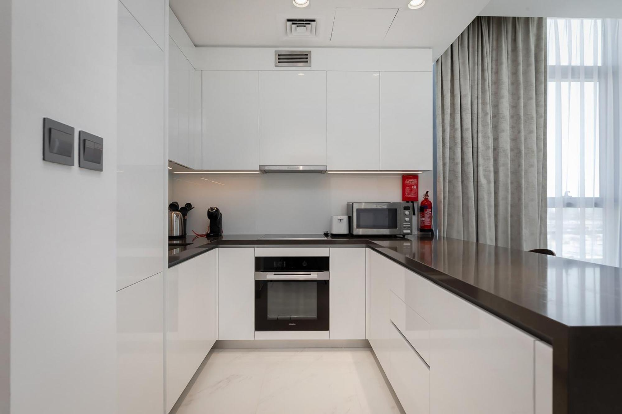 Beautiful 1br In Crystal Lagoon Apartment *