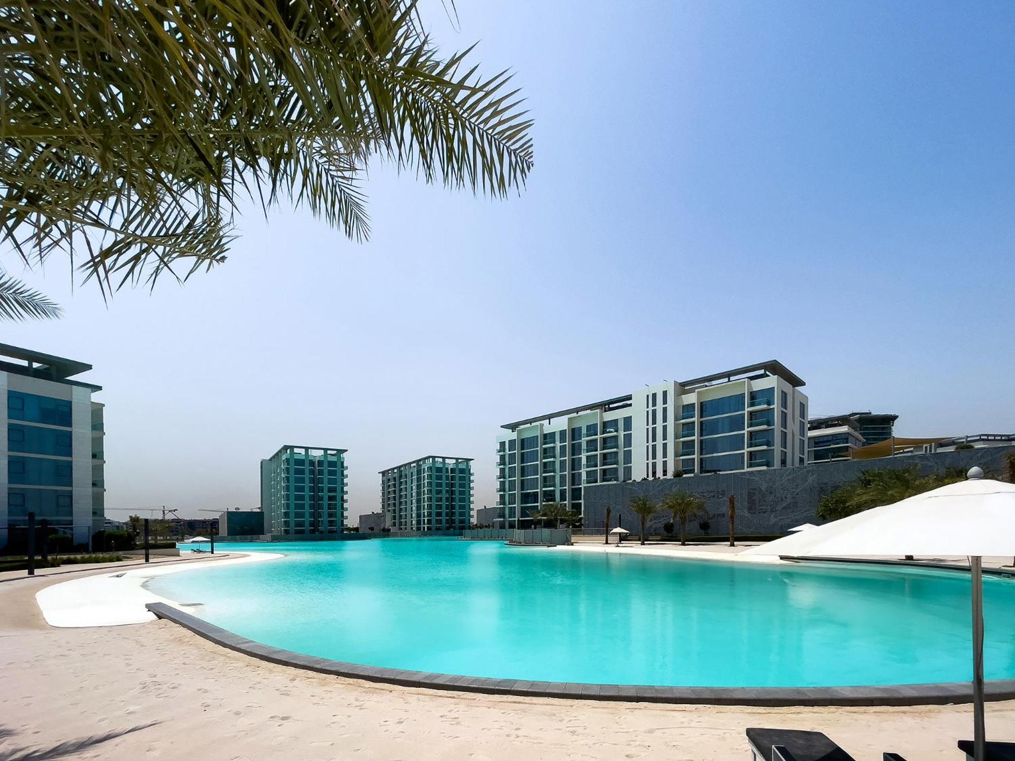 Apartment Beautiful 1br In Crystal Lagoon Dubai